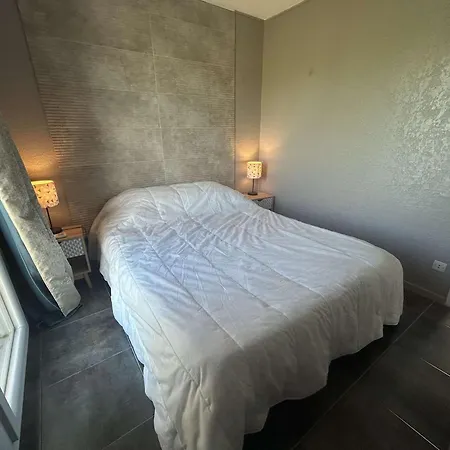 2 Pieces Ensoleille, Vue Sur Port, Proche - Cap D'agde - Fr-1-249-437 Apartment *